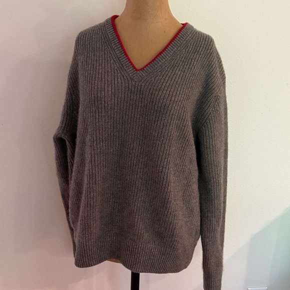 Overland sz XL brown cashmere V-Neck Sweater with Red Trim great condition - Picture 1 of 9